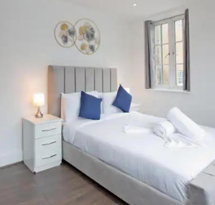 Stylish Furnished Rooms In Barking Centre Exteriör bild